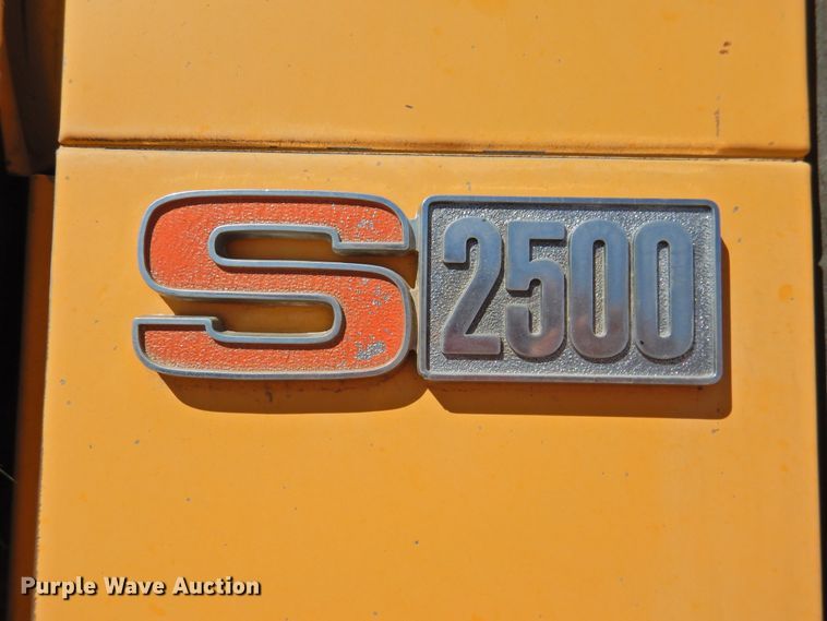 image for item DK2477 1986 International 2575  oil distributor truck