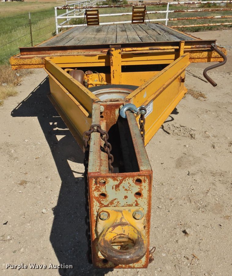 image for item DK2479 1984 Starlite  equipment trailer