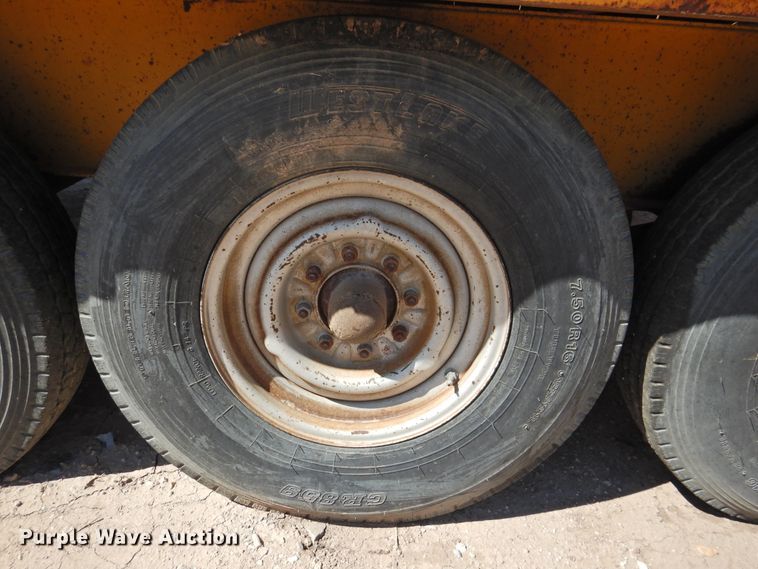 image for item DK2479 1984 Starlite  equipment trailer