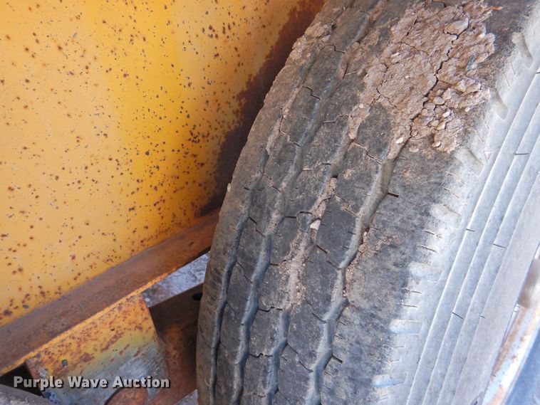 image for item DK2479 1984 Starlite  equipment trailer