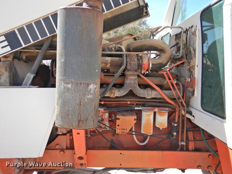 image for item DK2480 1983 Case 2290  tractor