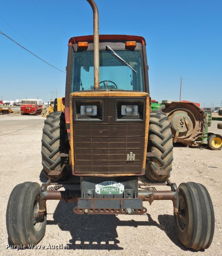 image for item DK2481 1981 International 3688  tractor