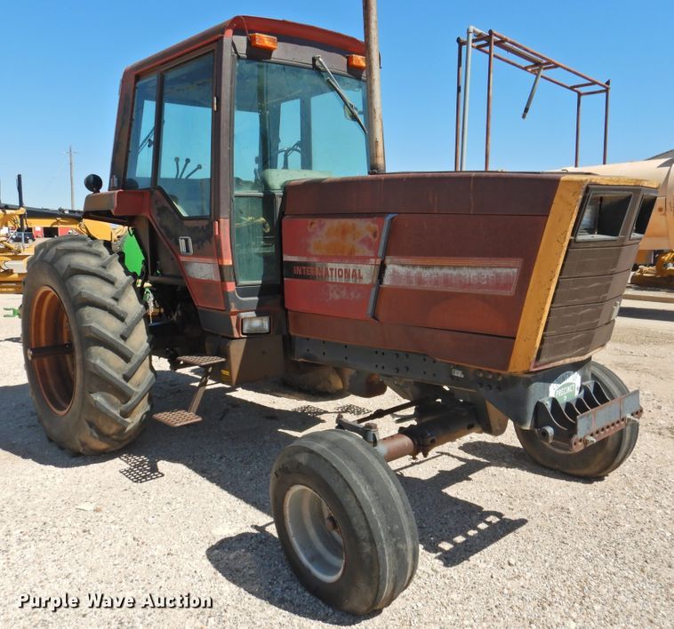 image for item DK2481 1981 International 3688  tractor