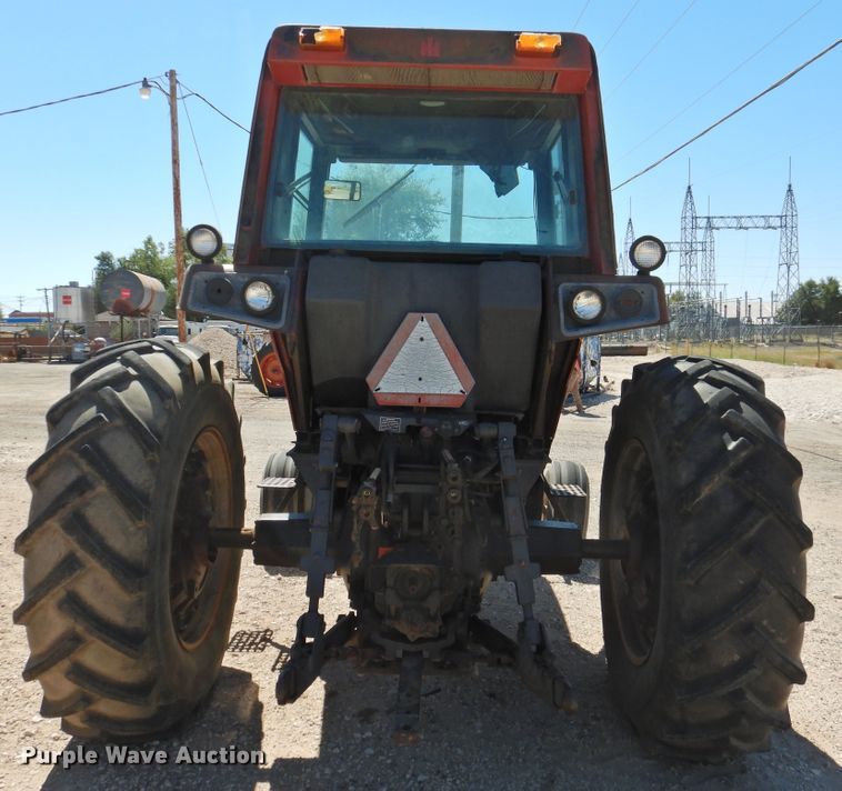 image for item DK2481 1981 International 3688  tractor