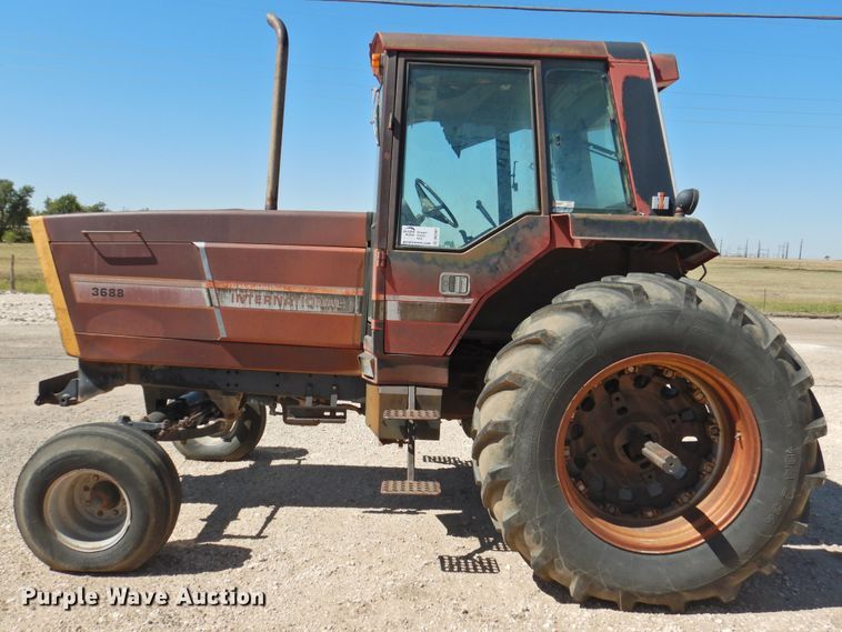 image for item DK2481 1981 International 3688  tractor