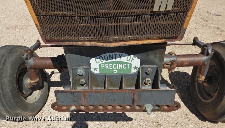 image for item DK2481 1981 International 3688  tractor