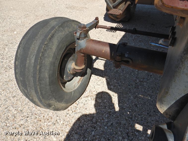 image for item DK2481 1981 International 3688  tractor