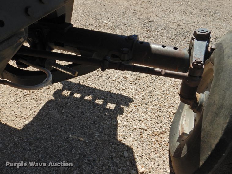 image for item DK2481 1981 International 3688  tractor