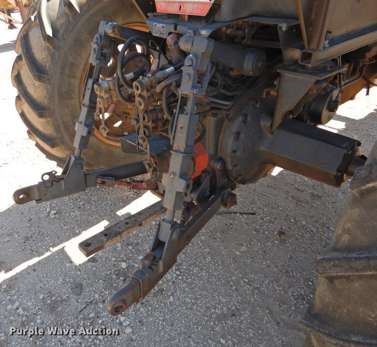 image for item DK2481 1981 International 3688  tractor