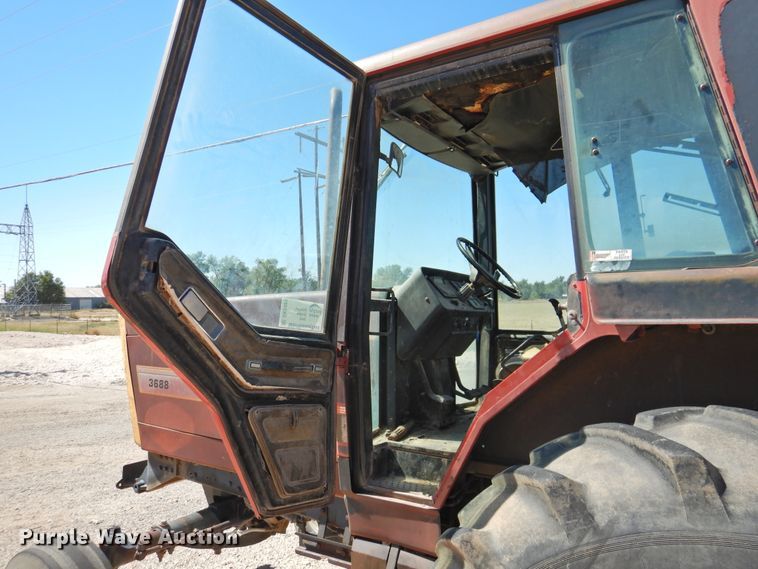 image for item DK2481 1981 International 3688  tractor