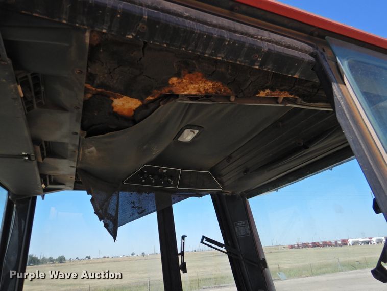 image for item DK2481 1981 International 3688  tractor