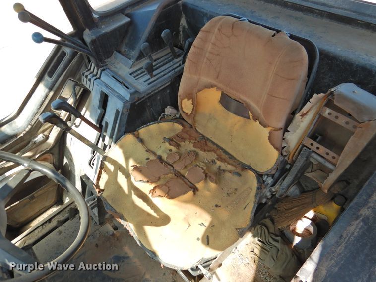 image for item DK2481 1981 International 3688  tractor