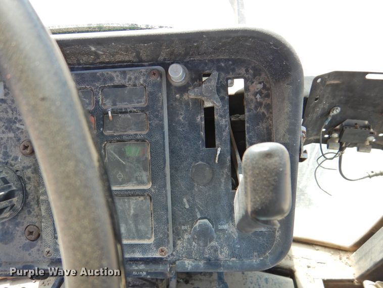 image for item DK2481 1981 International 3688  tractor