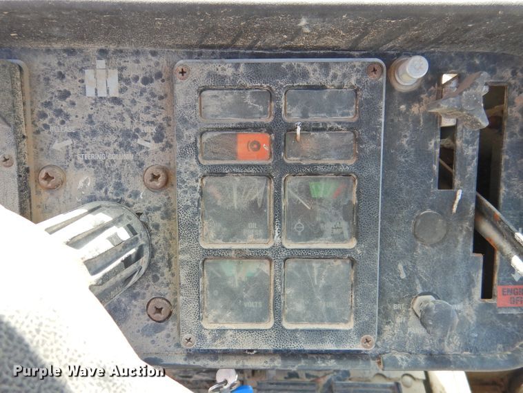 image for item DK2481 1981 International 3688  tractor