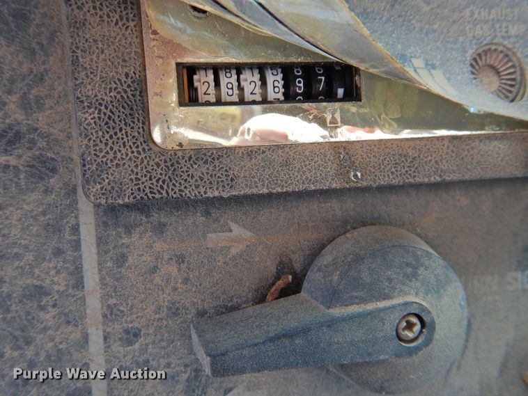 image for item DK2481 1981 International 3688  tractor