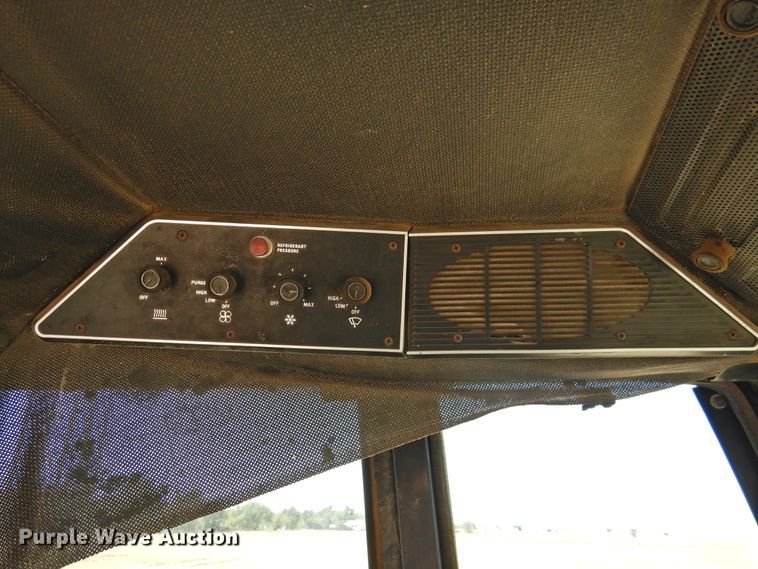 image for item DK2481 1981 International 3688  tractor