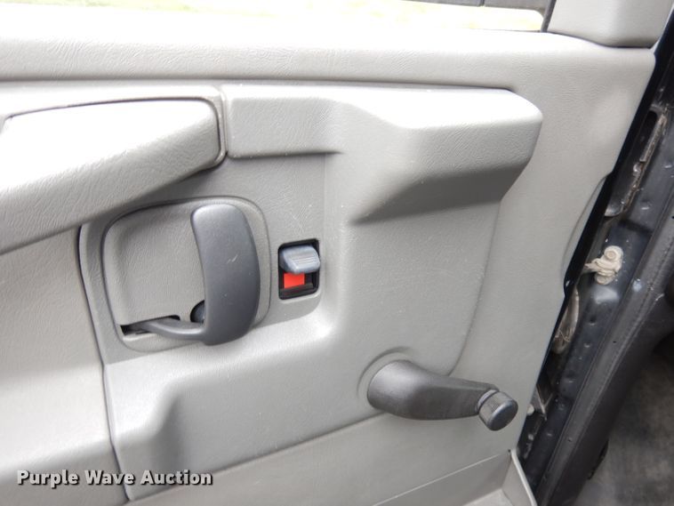 image for item DK2983 2008 Chevrolet Express 3500  van