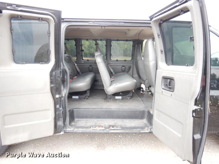 image for item DK2983 2008 Chevrolet Express 3500  van