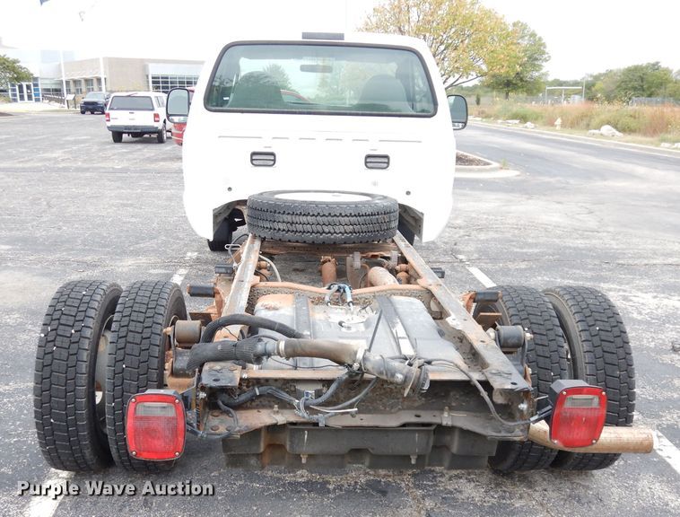 image for item DK2987 2006 Ford F550 Super Duty XL  truck cab and chassis
