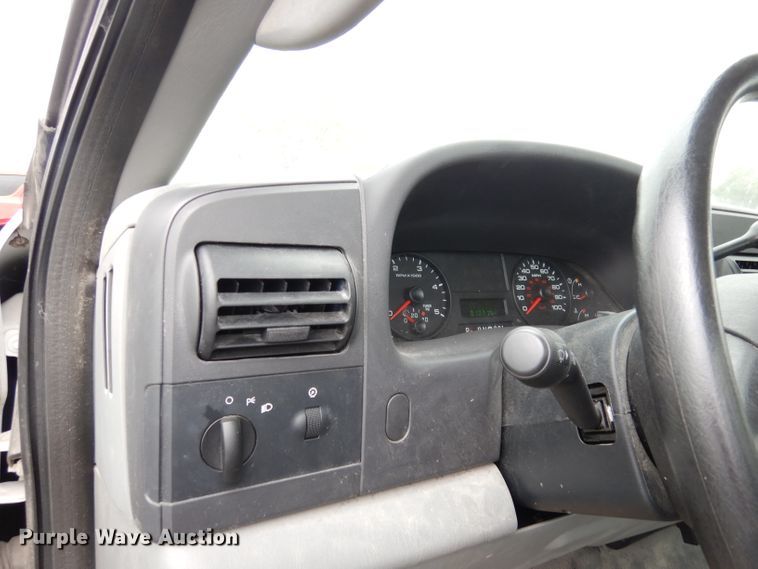 image for item DK2987 2006 Ford F550 Super Duty XL  truck cab and chassis