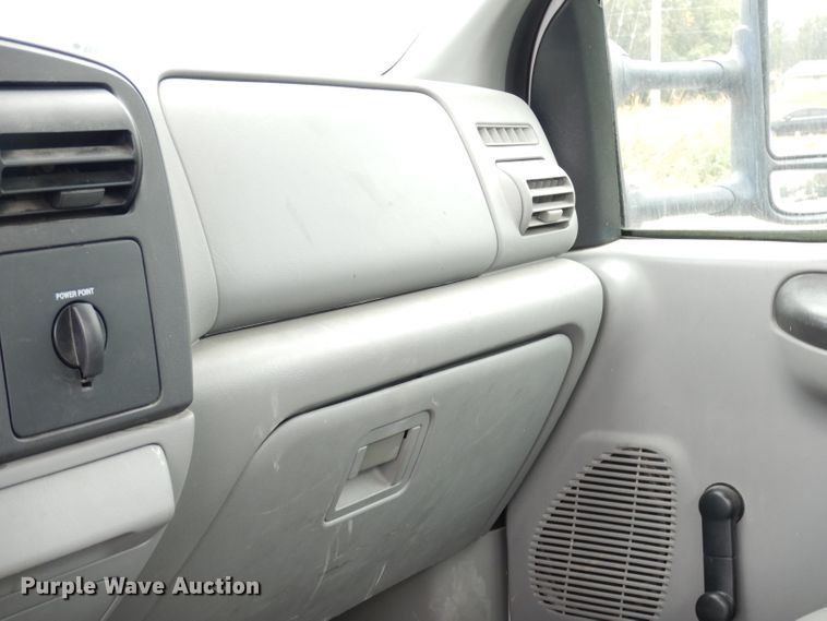 image for item DK2987 2006 Ford F550 Super Duty XL  truck cab and chassis