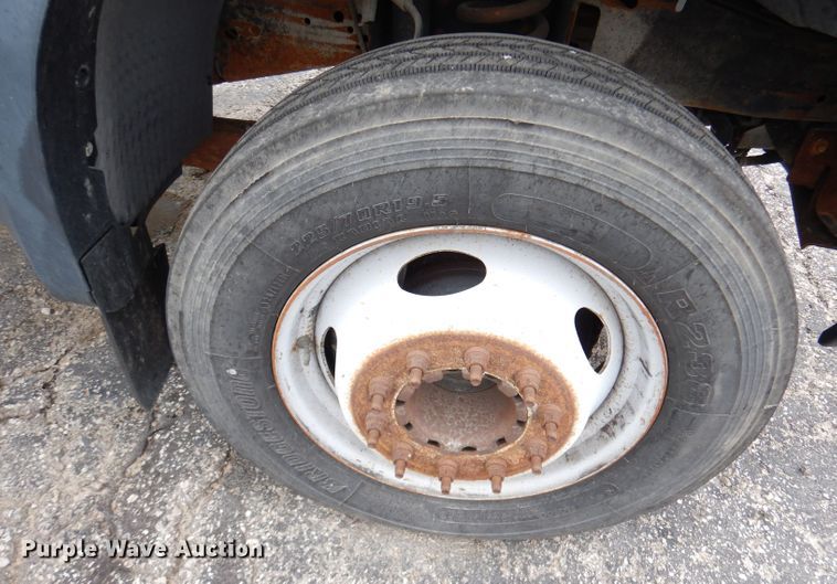 image for item DK2987 2006 Ford F550 Super Duty XL  truck cab and chassis