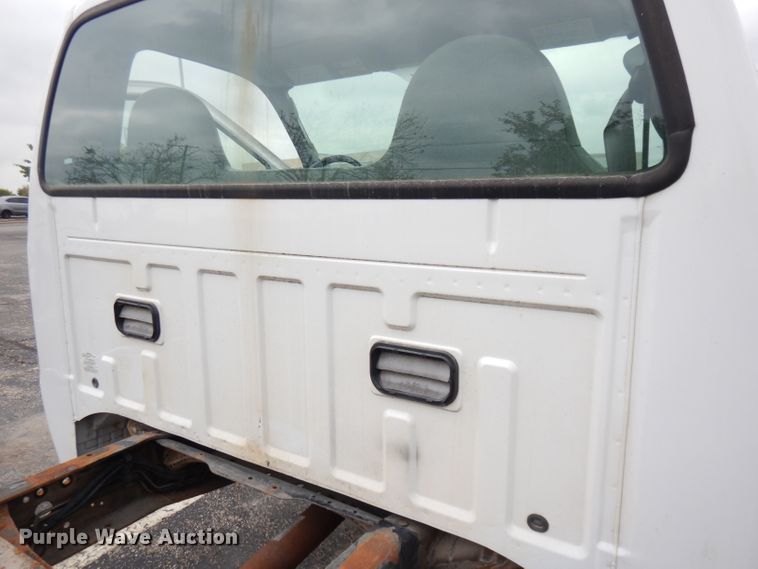 image for item DK2987 2006 Ford F550 Super Duty XL  truck cab and chassis