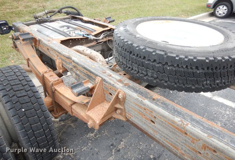 image for item DK2987 2006 Ford F550 Super Duty XL  truck cab and chassis