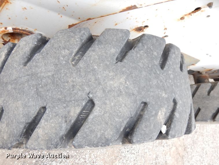 image for item DK3007 2006 Bobcat S250  skid steer loader