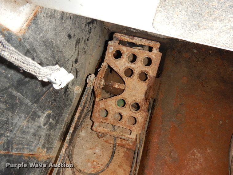 image for item DK3007 2006 Bobcat S250  skid steer loader