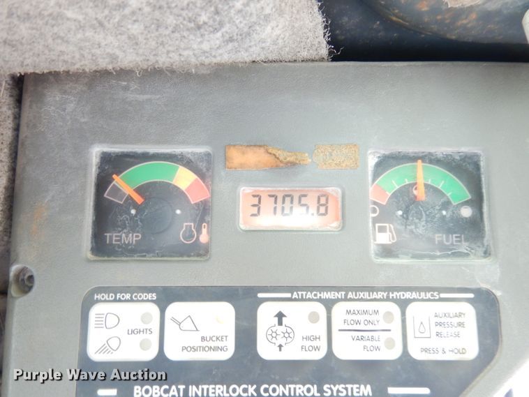 image for item DK3007 2006 Bobcat S250  skid steer loader