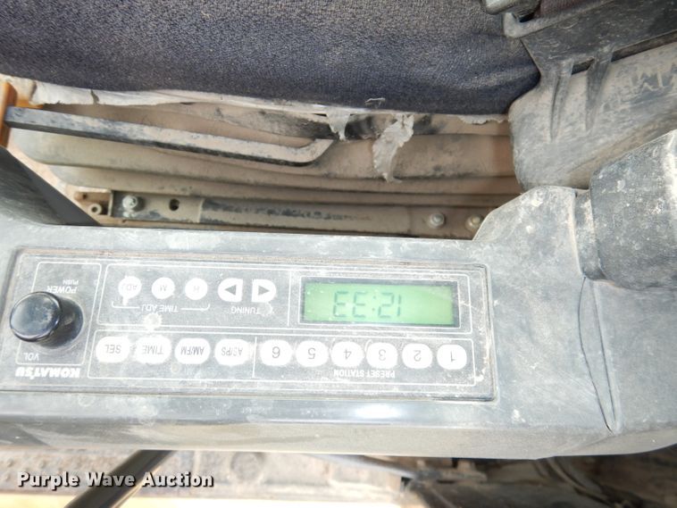 image for item DK3008 2010 Komatsu PC200LC-8  excavator