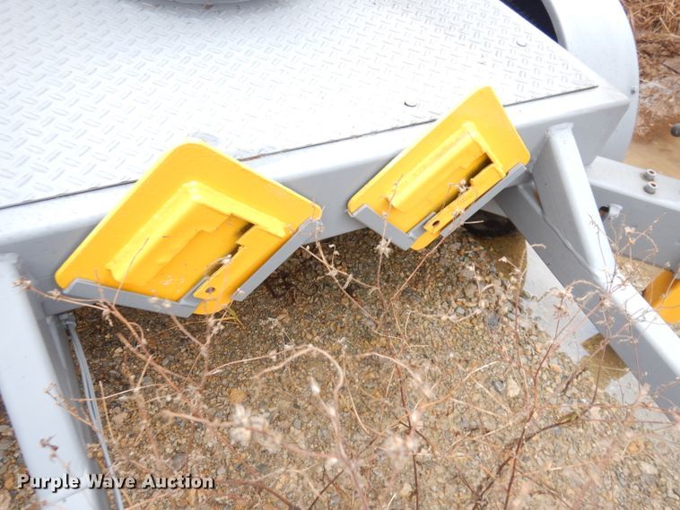 image for item DK3016 1997 Workforce XLB4232  boom lift