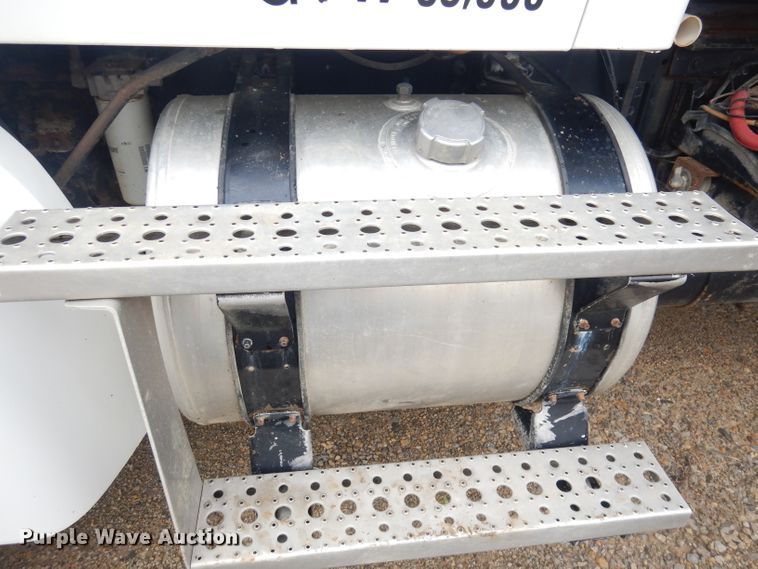 image for item DK3022 2005 Sterling L7500  dump truck