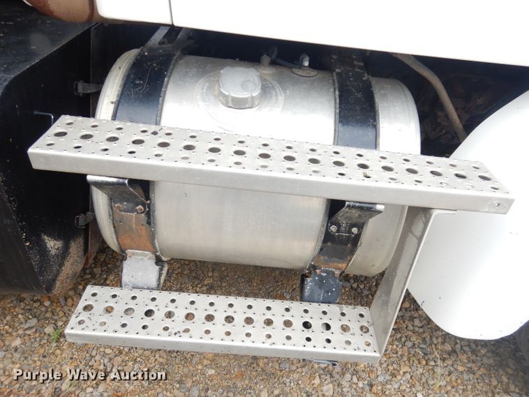 image for item DK3022 2005 Sterling L7500  dump truck