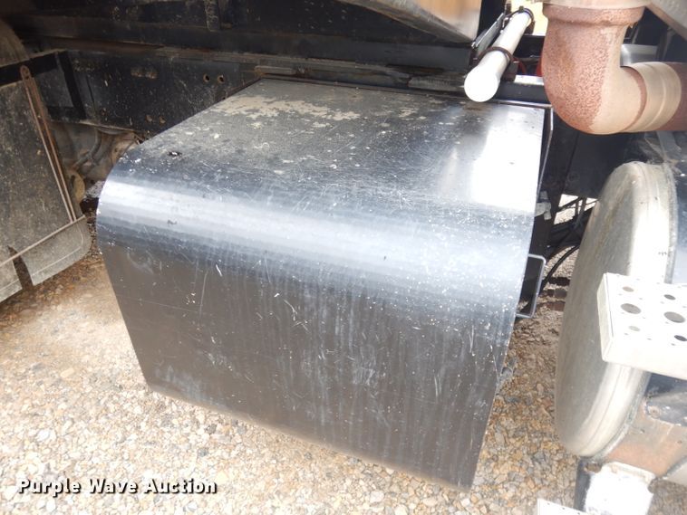 image for item DK3022 2005 Sterling L7500  dump truck