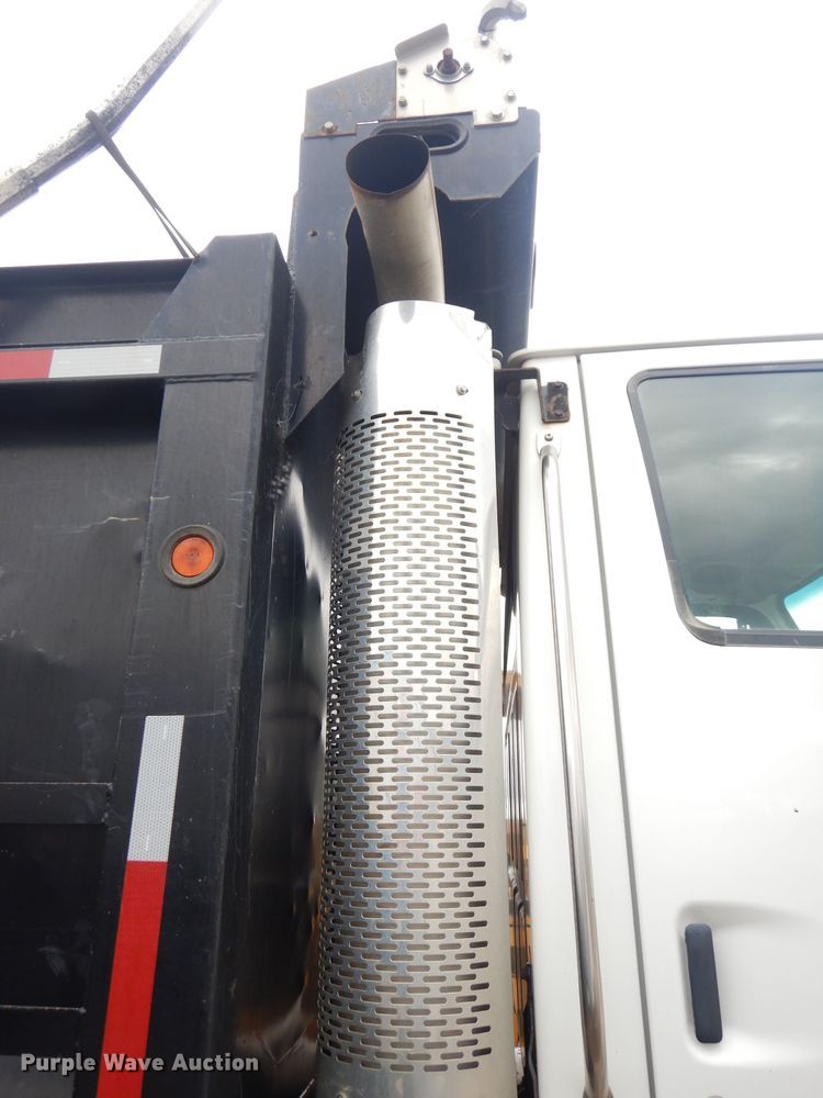 image for item DK3022 2005 Sterling L7500  dump truck