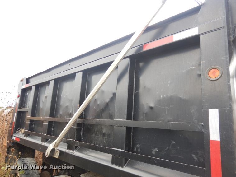 image for item DK3022 2005 Sterling L7500  dump truck