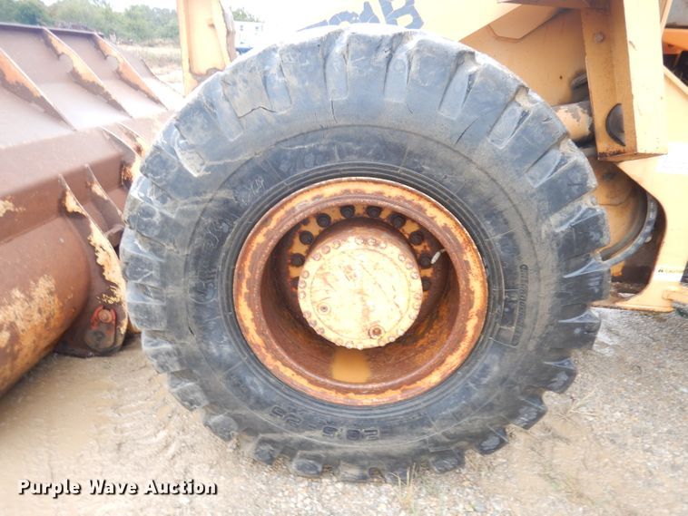 image for item DK3025 1996 Case 721B  wheel loader