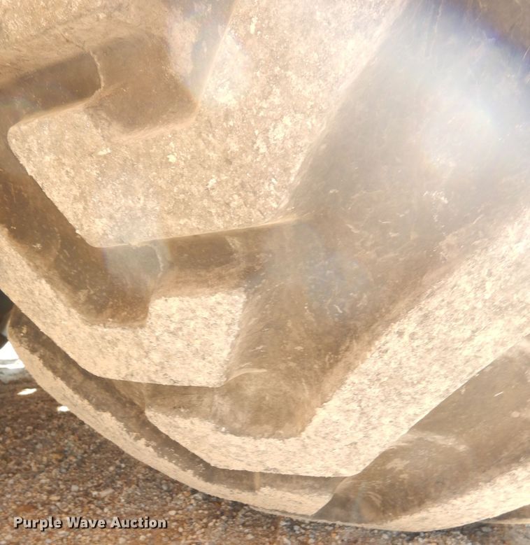 image for item DK3043 2001 John Deere 310SG  backhoe