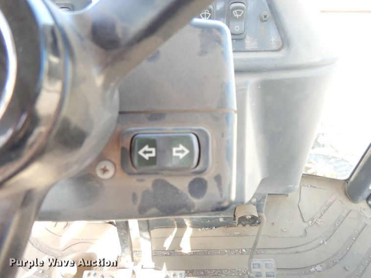 image for item DK3043 2001 John Deere 310SG  backhoe