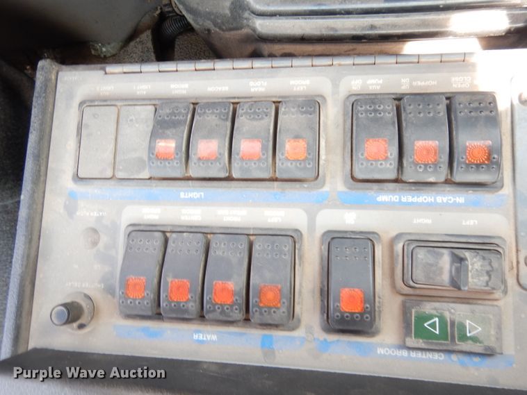 image for item DK3044 2001 Elgin SC8000 Whirlwind  street sweeper truck