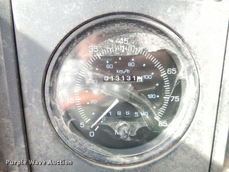 image for item DK3044 2001 Elgin SC8000 Whirlwind  street sweeper truck