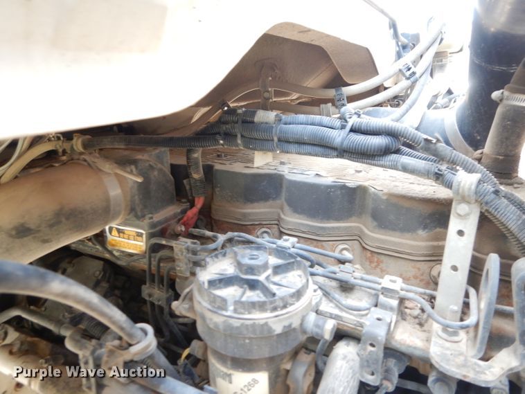 image for item DK3044 2001 Elgin SC8000 Whirlwind  street sweeper truck