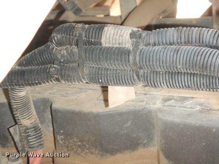 image for item DK3044 2001 Elgin SC8000 Whirlwind  street sweeper truck