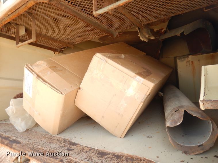 image for item DK3044 2001 Elgin SC8000 Whirlwind  street sweeper truck