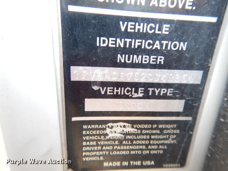 image for item DK3044 2001 Elgin SC8000 Whirlwind  street sweeper truck