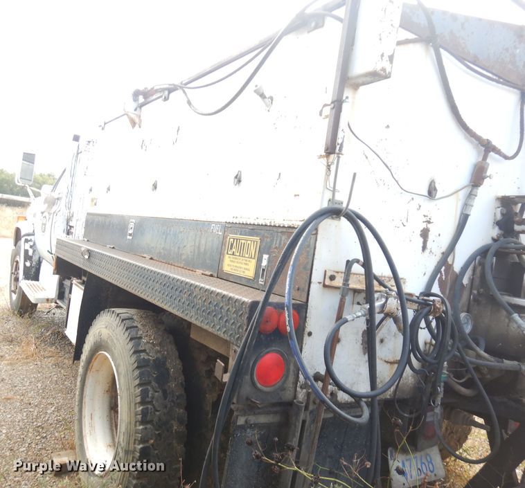 image for item DK3046 1990 Chevrolet C7500  pothole patch truck