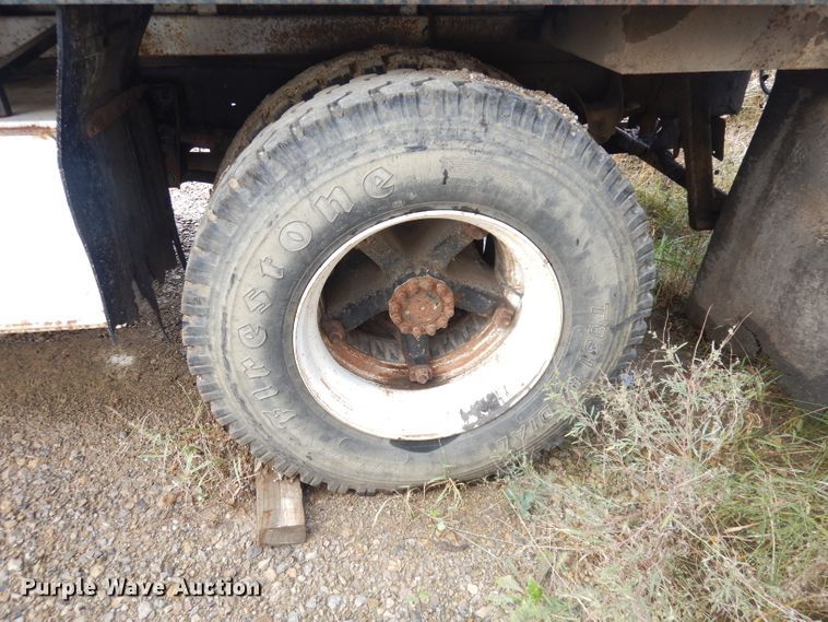 image for item DK3046 1990 Chevrolet C7500  pothole patch truck