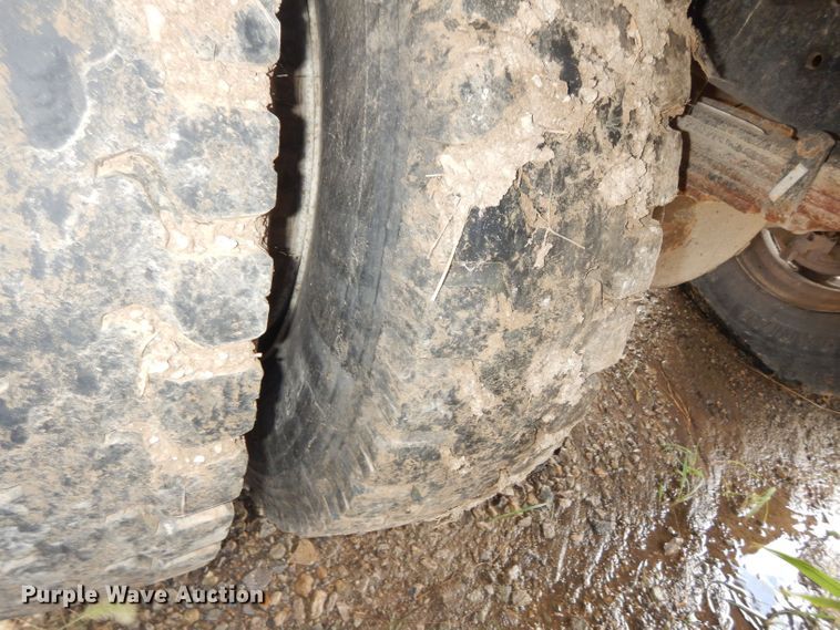 image for item DK3046 1990 Chevrolet C7500  pothole patch truck